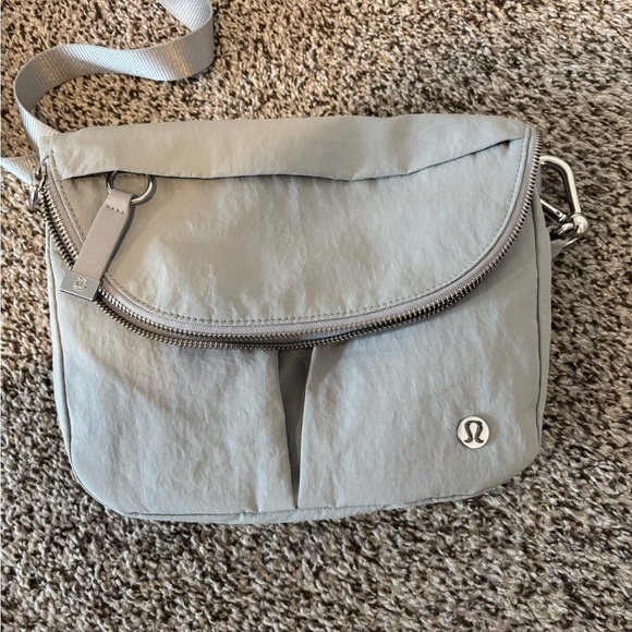 Lululemon All Festival crossbody - Picture 3 of 6